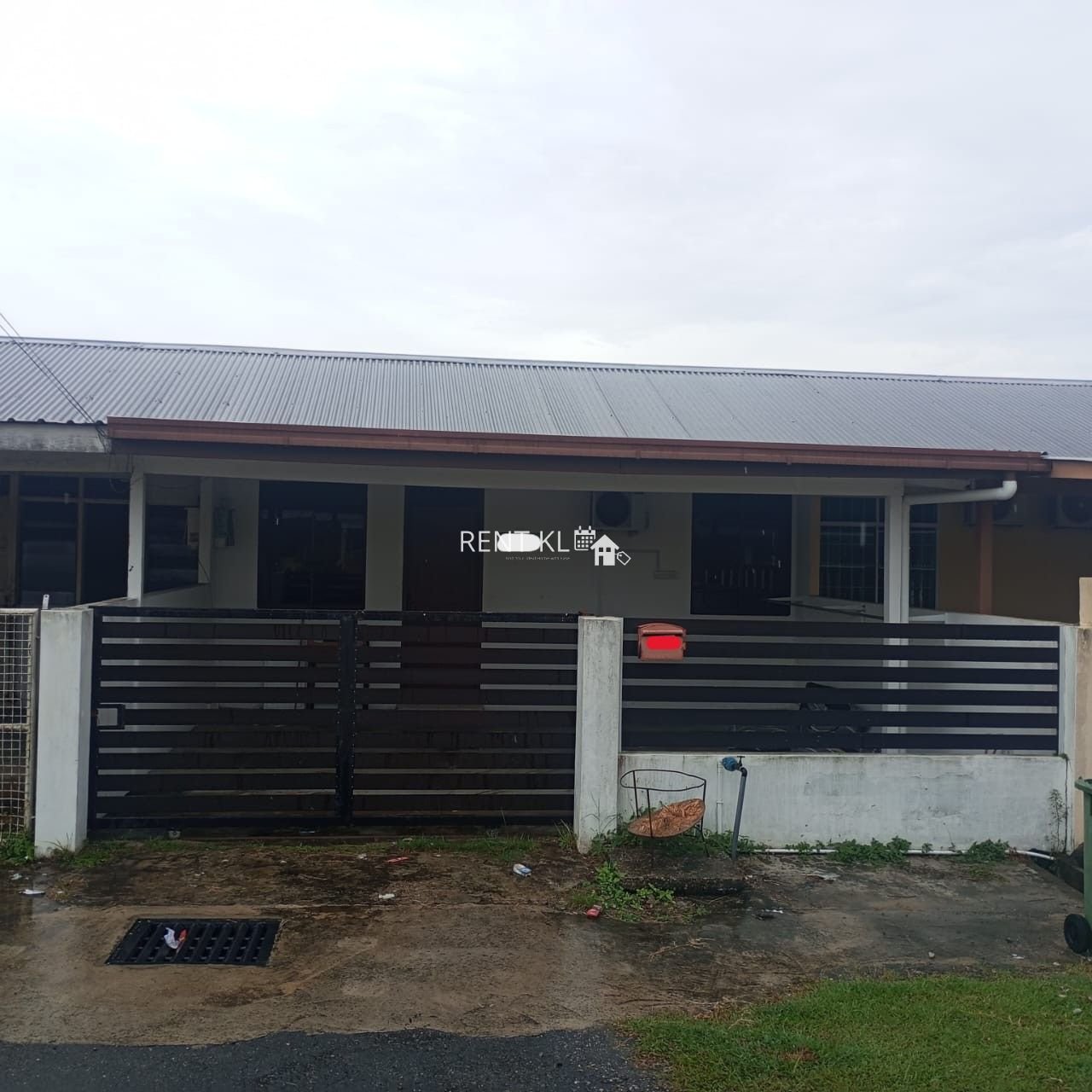 3 Bedrooms 2 Bathrooms1 Storey Terrace House For Rent At Piasau Jaya Miri For Rent 1