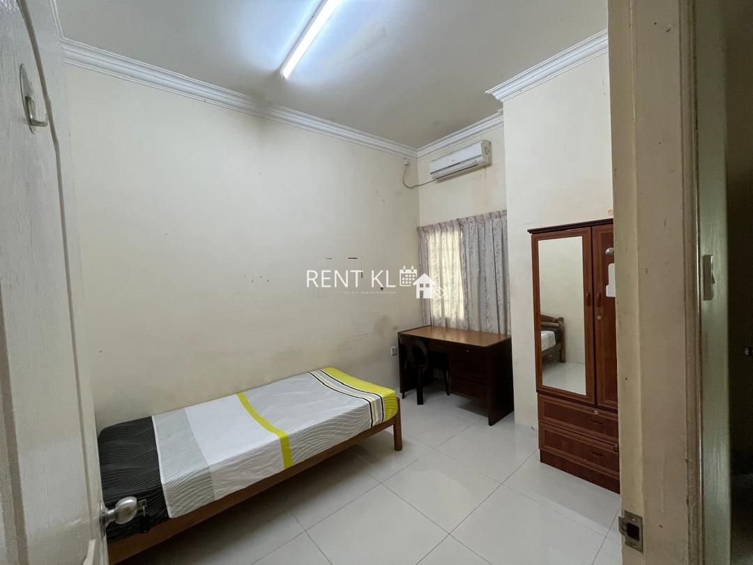 4 Bedrooms 2 Bathrooms 2 Storey Terrace House For Rent At Senadin Miri House For Rent 6