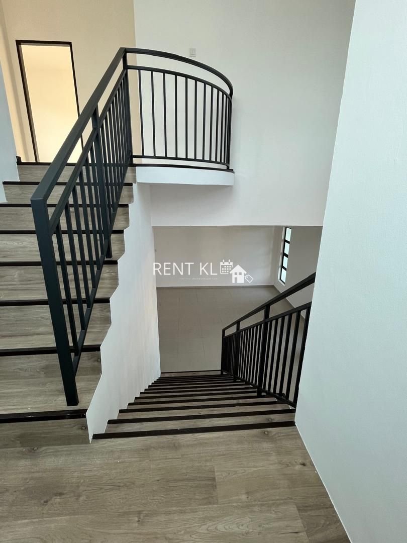 4 Bedrooms 3 Bathrooms 2 Storey Semi Detached House For Rent At Lutong Baru Miri For Rent 2