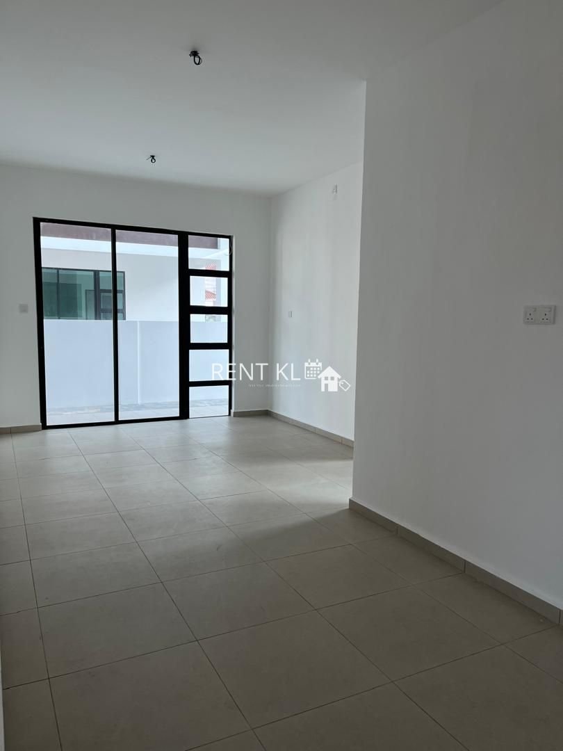 4 Bedrooms 3 Bathrooms 2 Storey Semi Detached House For Rent At Lutong Baru Miri For Rent 4