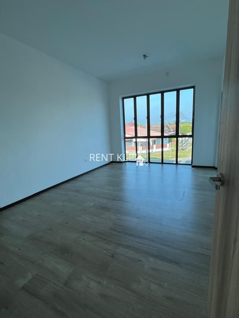 4 Bedrooms 3 Bathrooms 2 Storey Semi Detached House For Rent At Lutong Baru Miri For Rent 5